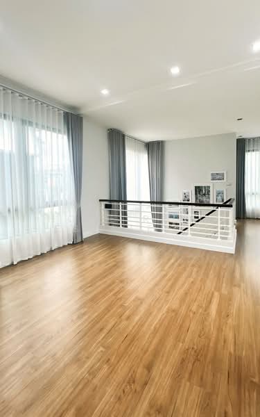 Thana Habitat Pinklao-Sirindhorn, Nonthaburi, Soi Bang Kruai-Sai Noi 26, Bang Si Thong, Bang Kruai, Nonthaburi, 4 Bedrooms, 300 sqm, Single Detached House For Sale, by HOME Real Estate Service, 500372991 - DDproperty.com