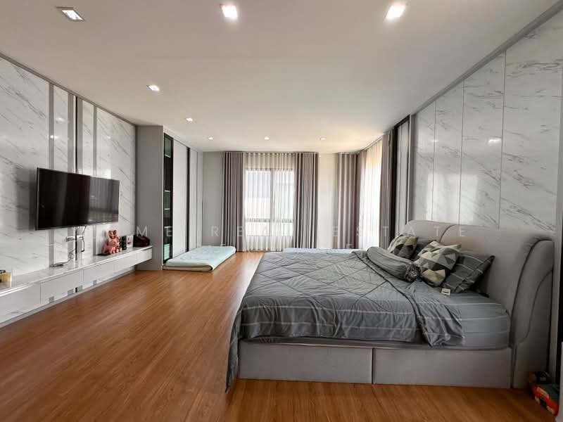 Thana Habitat Pinklao-Sirindhorn, Nonthaburi, Soi Bang Kruai-Sai Noi 26, Bang Si Thong, Bang Kruai, Nonthaburi, 4 Bedrooms, 300 sqm, Single Detached House For Sale, by HOME Real Estate Service, 500372991 - DDproperty.com