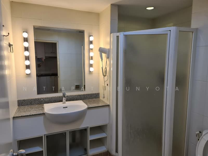 Baan Siri Sathorn, Bangkok, 10 Yen Akat 1 Alley, Thung Maha Mek, Sathon, Bangkok, 1 Bedroom, 32 sqm, Condo For Sale, by Nattapat Reunyota, 500372993 - DDproperty.com