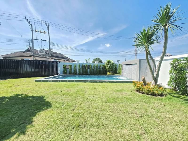 Impress House Village, Chon Buri (Pattaya), Nong Pru, Bang Lamung (Pattaya), Chon Buri (Pattaya), 5 Bedrooms, 400 sqm, Semi-Detached House (Twin House) For Sale, by Saimaii Russiphat, 500373036 - DDproperty.com