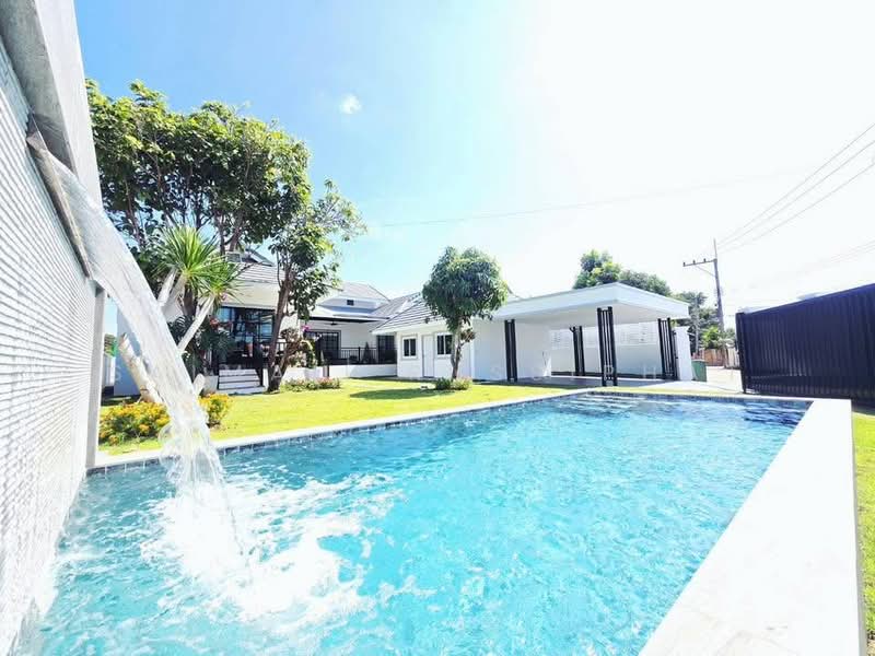 Impress House Village, Chon Buri (Pattaya), Nong Pru, Bang Lamung (Pattaya), Chon Buri (Pattaya), 5 Bedrooms, 400 sqm, Semi-Detached House (Twin House) For Sale, by Saimaii Russiphat, 500373036 - DDproperty.com