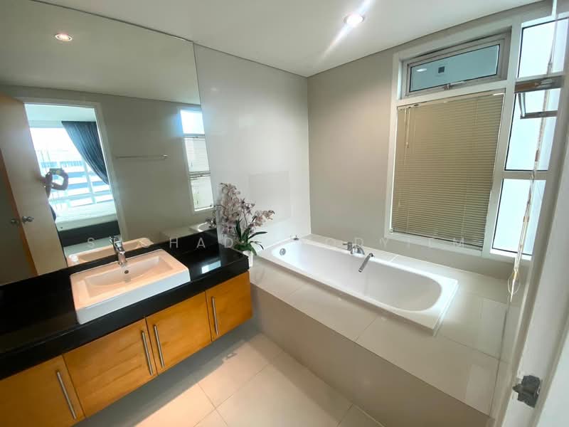 Fullerton Sukhumvit, Bangkok, Sukhumvit Road, Khlong Tan Nua, Watthana, Bangkok, 3 Bedrooms, 172 sqm, Condo For Sale, by Suchada Yodyiem, 500373104 - DDproperty.com