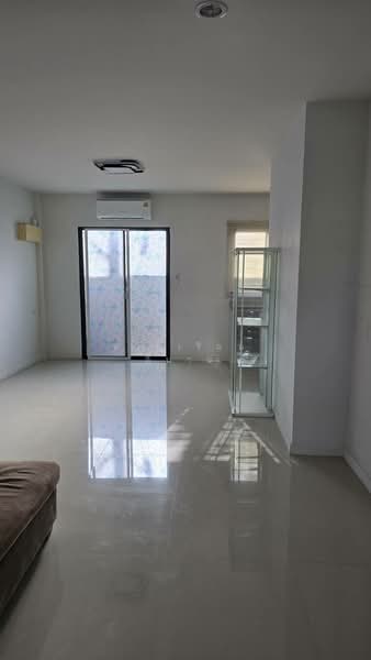 Premium Time Home Wongwaen-Onnut : พรีเมี่ยม ไทม์โฮม วงแหวน-อ่อนนุช, กรุงเทพ, ซอยกาญจนาภิเษก 44 ถนนกาญจนาภิเษก, ดอกไม้, ประเวศ, กรุงเทพ, 130 ตร.ม., ทาวน์เฮ้าส์ ให้เช่า, โดย ขวัญเรือน ดีนาน, 500373163 - DDproperty.com