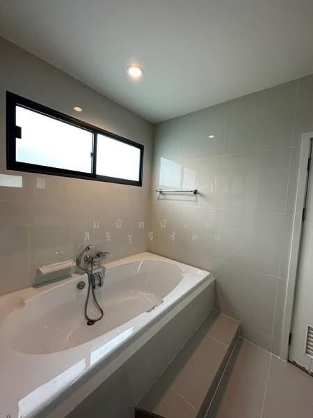 The Palm Pattanakarn, Bangkok, Phatthanakan Road, Suan Luang, Bangkok, 4 Bedrooms, 280 sqm, Single Detached House For Rent, by มนัสนันท์ สิริรุจิรัตน์, 500373166 - DDproperty.com