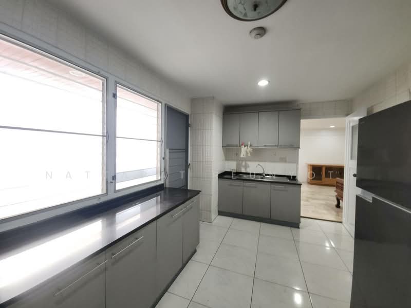 Empire House, Bangkok, Eakamai, Khlong Tan Nua, Watthana, Bangkok, 3 Bedrooms, 183 sqm, Condo For Sale, by Nattapat Reunyota, 500373191 - DDproperty.com