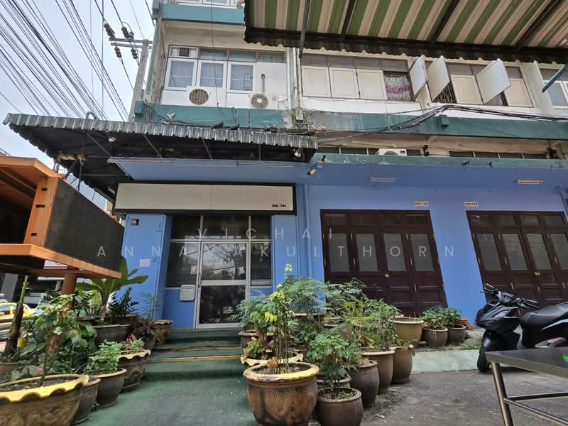 3 Shophouse for rent in Rama 4 area, Bangkok., Bangkok, Thung Maha Mek, Sathon, Bangkok, , 160 sqm, Shophouse For Rent, by Vichai Annavakulthorn, 500373192 - DDproperty.com