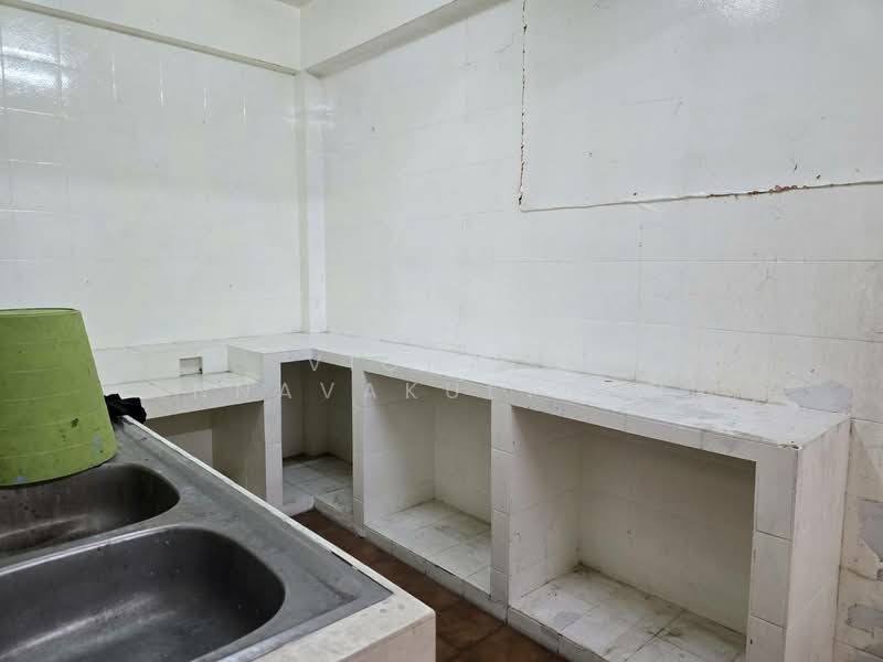 3 Shophouse for rent in Rama 4 area, Bangkok., Bangkok, Thung Maha Mek, Sathon, Bangkok, , 160 sqm, Shophouse For Rent, by Vichai Annavakulthorn, 500373192 - DDproperty.com