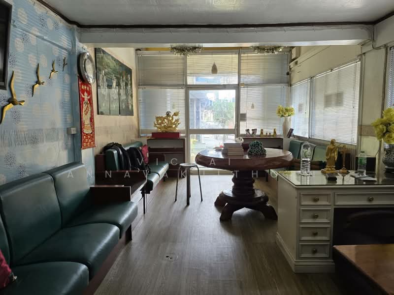 3 Shophouse for rent in Rama 4 area, Bangkok., Bangkok, Thung Maha Mek, Sathon, Bangkok, , 160 sqm, Shophouse For Rent, by Vichai Annavakulthorn, 500373192 - DDproperty.com