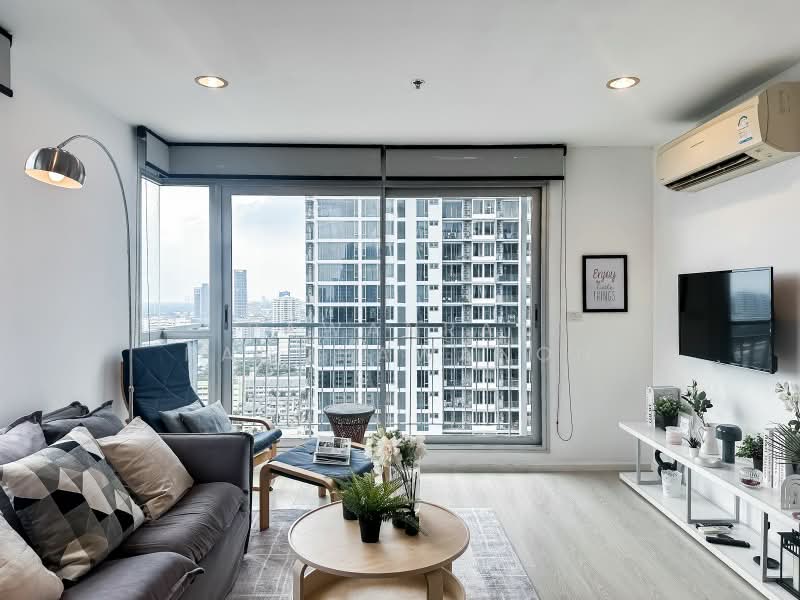 Rhythm Sathorn-Narathiwas, Bangkok, 651 Naradhiwas Rajanagarindra Road, Thung Maha Mek, Sathon, Bangkok, 2 Bedrooms, 62 sqm, Condo For Rent, by Pawanrat Panchawanon, 500373267 - DDproperty.com