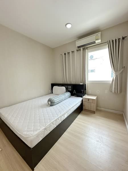 Baan Klang Muang Rama 9 (Motorway), Bangkok, New Bangkok-Chonburi Road, Suan Luang, Bangkok, 3 Bedrooms, 200 sqm, Townhouse For Rent, by Thannapatsorn Leelacherdchai, 500373288 - DDproperty.com