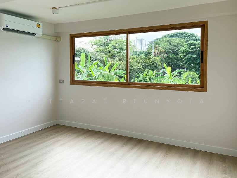 undefined, Bangkok, Khlong Tan Nua, Watthana, Bangkok, 4 Bedrooms, 200 sqm, Townhouse For Sale, by Nattapat Reunyota, 500373314 - DDproperty.com