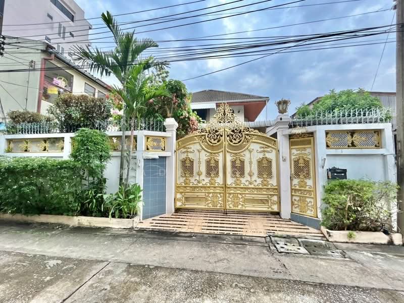 5-BR House, Bangkok, Samsen Nok, Huai Khwang, Bangkok, 5 Bedrooms, 270 sqm, Single Detached House For Sale, by Suchada Yodyiem, 500373381 - DDproperty.com