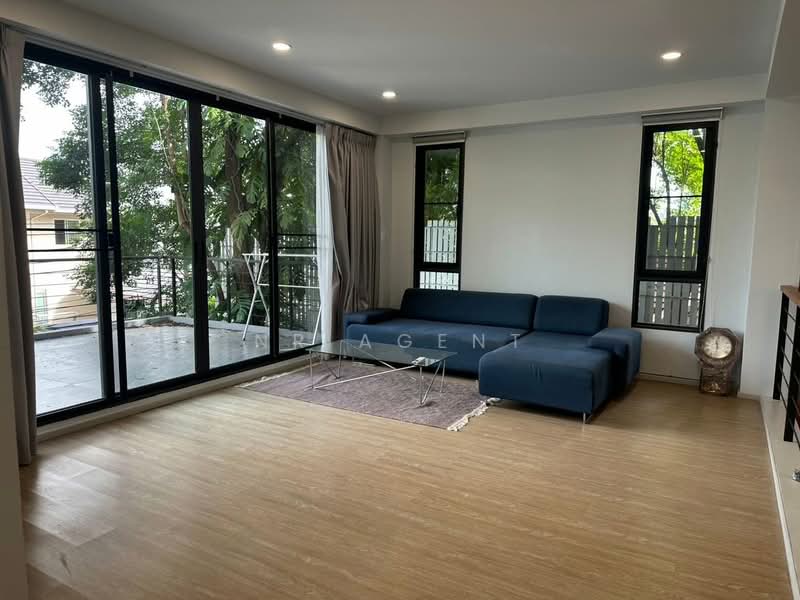 บ้านเดี่ยวหรูพร้อมสระว่ายน้ำส่วนตัว สุขุมวิท 71, Bangkok, Khlong Tan Nua, Watthana, Bangkok, 5 Bedrooms, 700 sqm, Single Detached House For Sale, by NR AGENT, 500373491 - DDproperty.com
