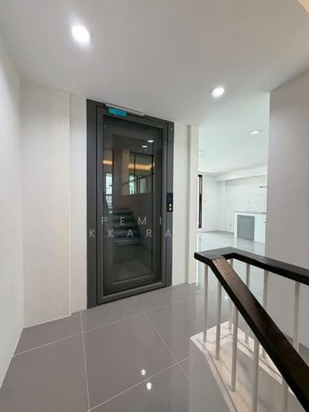 4-BR Townhouse, Bangkok, Praborommaharatchawang, Phra Nakhon, Bangkok, 4 Bedrooms, 26 sqm, Townhouse For Sale, by Pemika Aukkaraleekul, 500373494 - DDproperty.com