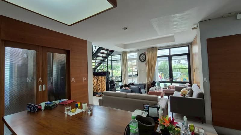4-BR House, Bangkok, Lat Phrao, Bangkok, 4 Bedrooms, 400 sqm, Single Detached House For Sale, by Nattapat Reunyota, 500373530 - DDproperty.com