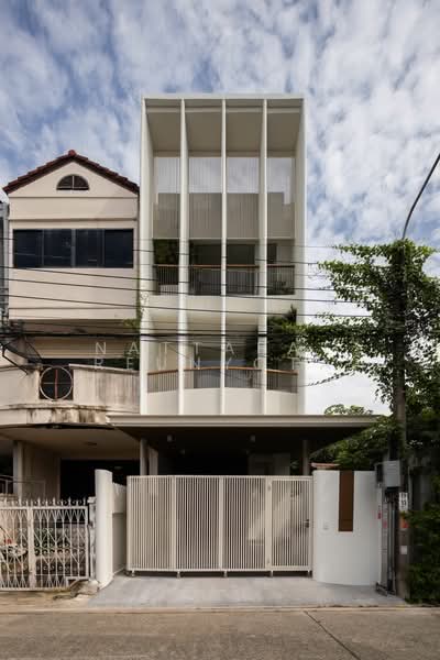 2-BR Townhouse, Bangkok, Bang Chak, Phra Khanong, Bangkok, 2 Bedrooms, 177 sqm, Townhouse For Sale, by Nattapat Reunyota, 500373561 - DDproperty.com