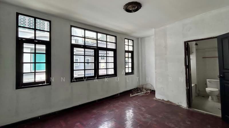 Mixed Use for Rent in Khlong Tan Nuea, Bangkok, Khlong Tan Nua, Watthana, Bangkok, , 260 sqm, Shophouse For Rent, by Vichai Annavakulthorn, 500373591 - DDproperty.com