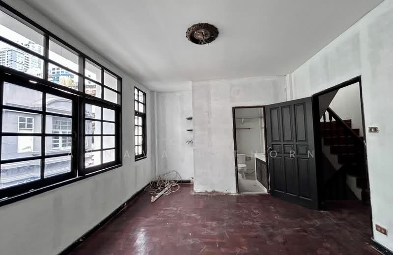 Mixed Use for Rent in Khlong Tan Nuea, Bangkok, Khlong Tan Nua, Watthana, Bangkok, , 260 sqm, Shophouse For Rent, by Vichai Annavakulthorn, 500373591 - DDproperty.com