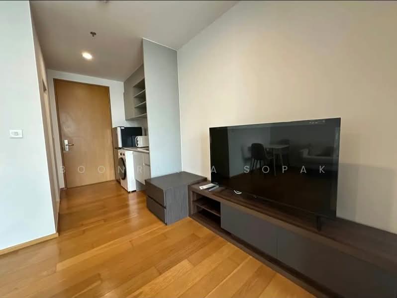 Noble Revo Silom, Bangkok, 88 Soi Surasak Surasak Road, Silom, Bang Rak, Bangkok, 1 Bedroom, 34 sqm, Condo For Rent, by Boonraksa Sopak, 500373596 - DDproperty.com
