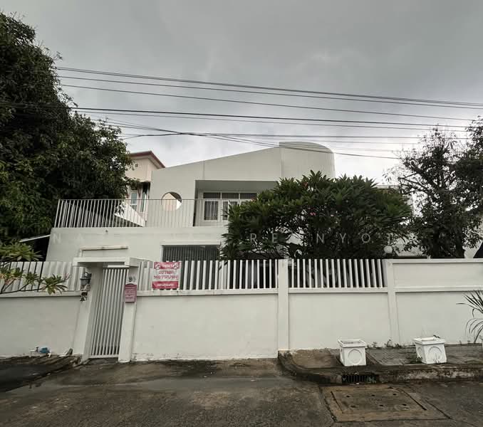 undefined, Bangkok, Lat Phrao, Bangkok, 5 Bedrooms, 200 sqm, Single Detached House For Sale, by Nattapat Reunyota, 500373639 - DDproperty.com