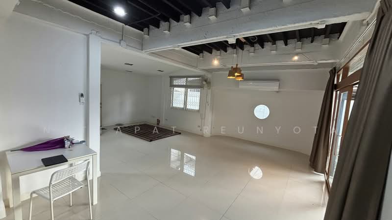 undefined, Bangkok, Lat Phrao, Bangkok, 5 Bedrooms, 200 sqm, Single Detached House For Sale, by Nattapat Reunyota, 500373639 - DDproperty.com