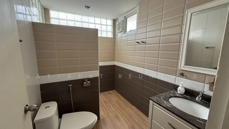 undefined, Bangkok, Lat Phrao, Bangkok, 5 Bedrooms, 200 sqm, Single Detached House For Sale, by Nattapat Reunyota, 500373639 - DDproperty.com
