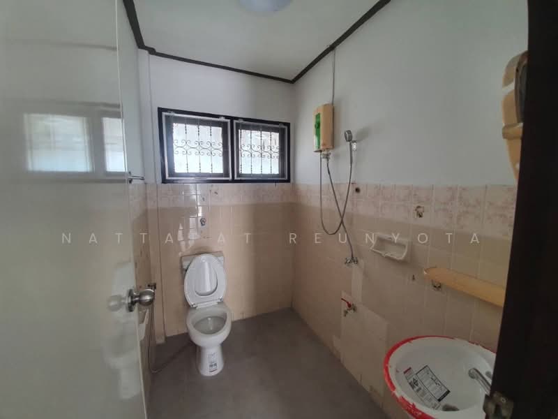 4-BR House, Bangkok, Saphan Song, Wang Thonglang, Bangkok, 4 Bedrooms, 325 sqm, Single Detached House For Sale, by Nattapat Reunyota, 500373654 - DDproperty.com