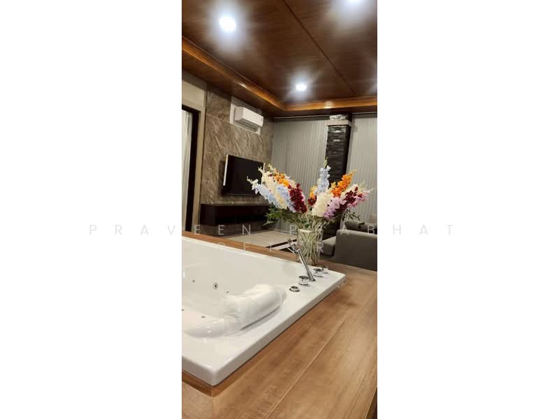 Living 21 at Mabprachan, Chon Buri (Pattaya), Bang Lamung, Bang Lamung (Pattaya), Chon Buri (Pattaya), 4 Bedrooms, 408 sqm, Single Detached House For Rent, by Praveen Peter, 500373724 - DDproperty.com