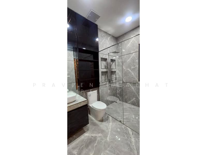 Living 21 at Mabprachan, Chon Buri (Pattaya), Bang Lamung, Bang Lamung (Pattaya), Chon Buri (Pattaya), 4 Bedrooms, 408 sqm, Single Detached House For Rent, by Praveen Peter, 500373724 - DDproperty.com
