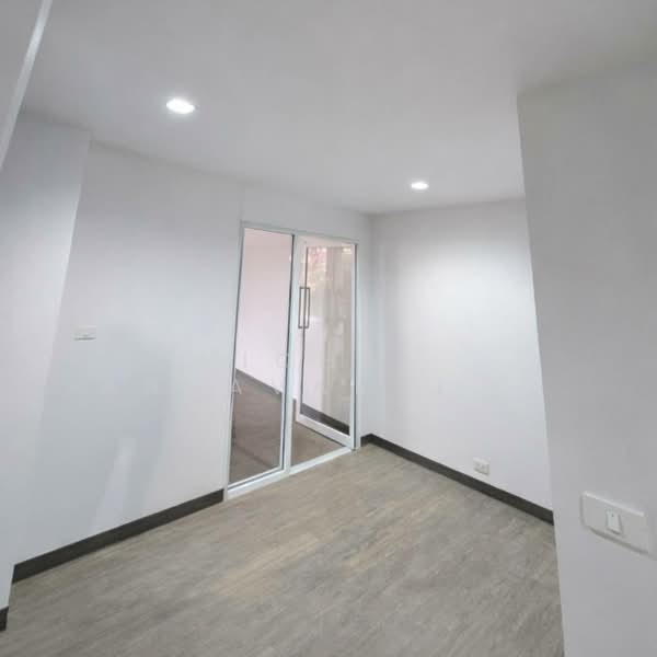 Shophouse in Thonglor, Bangkok, Khlong Tan Nua, Watthana, Bangkok, , 500 sqm, Shophouse For Rent, by Vichai Annavakulthorn, 500373731 - DDproperty.com