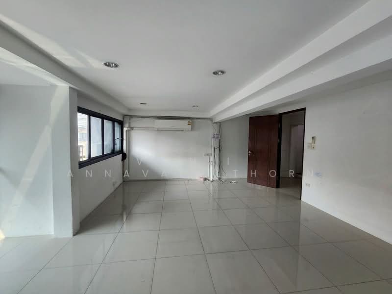 Aree Townhouse Sukhumvit 26, กรุงเทพ, คลองตัน, คลองเตย, กรุงเทพ, 250 ตร.ม., ตึกแถว-อาคารพาณิชย์ ให้เช่า, โดย Vichai Annavakulthorn, 500373753 - DDproperty.com