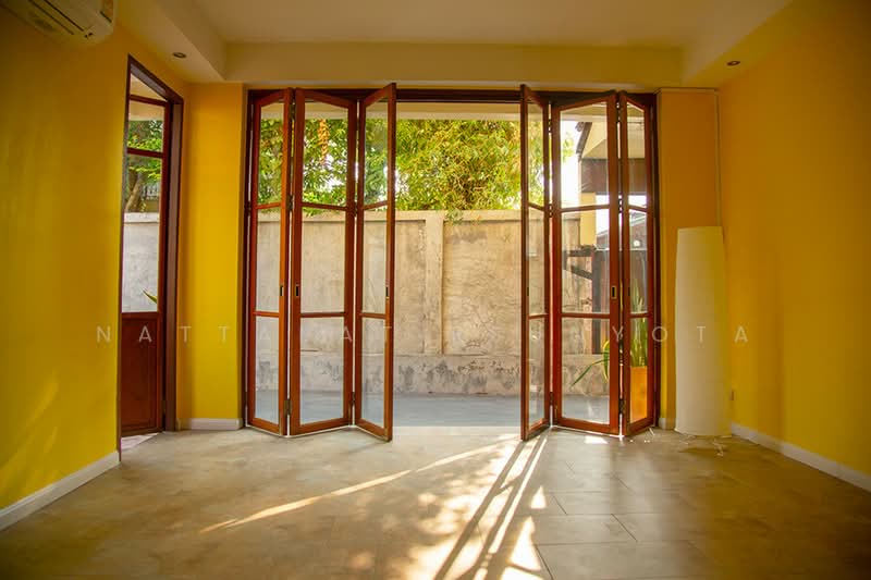 บ้าน 3-ห้องนอน, กรุงเทพ, ดินแดง, กรุงเทพ, 4 ตร.ม., บ้านเดี่ยว ขาย, โดย Nattapat Reunyota, 500373788 - DDproperty.com