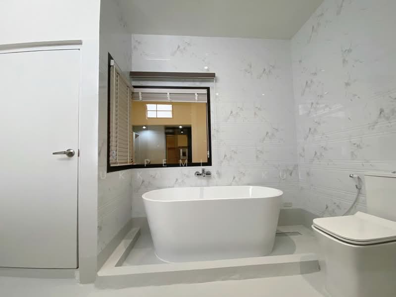 undefined, Bangkok, Khong Tan, Khlong Toei, Bangkok, 4 Bedrooms, 280 sqm, Single Detached House For Sale, by Pemika Aukkaraleekul, 500373811 - DDproperty.com