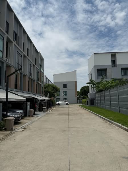 Estara Haven Pattanakan 20, Bangkok, Phatthanakan 20, Phatthanakan Road, Suan Luang, Bangkok, 4 Bedrooms, 290 sqm, Townhouse For Sale, by Ter ., 500373845 - DDproperty.com