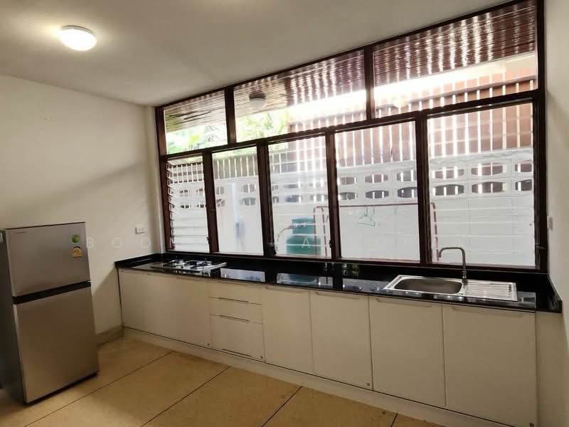3-BR House, Bangkok, Khlong Tan Nua, Watthana, Bangkok, 3 Bedrooms, 340 sqm, Single Detached House For Rent, by Boonraksa Sopak, 500373858 - DDproperty.com