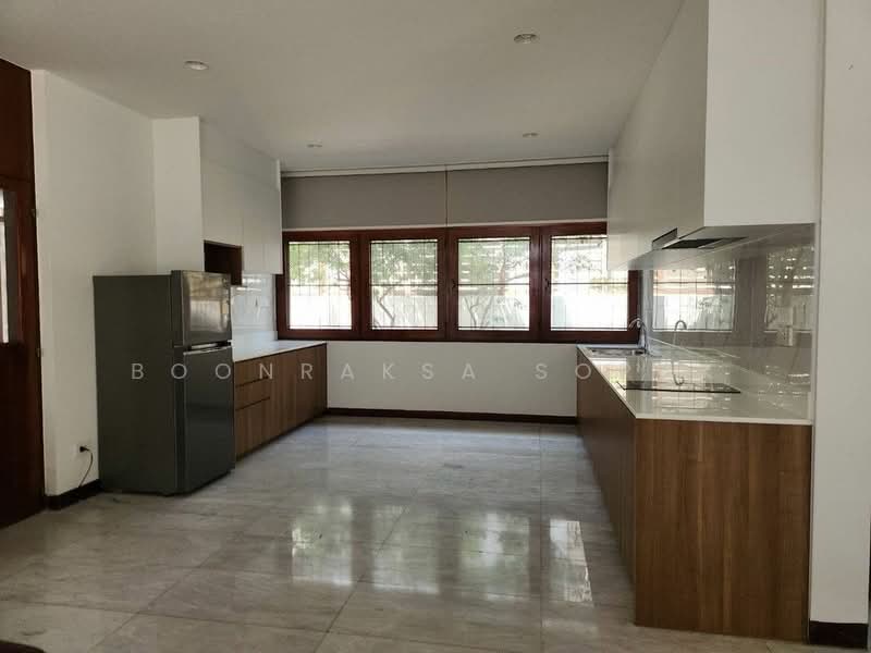 3-BR House, Bangkok, Khlong Tan Nua, Watthana, Bangkok, 3 Bedrooms, 340 sqm, Single Detached House For Rent, by Boonraksa Sopak, 500373858 - DDproperty.com