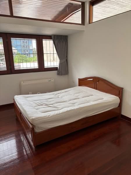 3-BR House, Bangkok, Khlong Tan Nua, Watthana, Bangkok, 3 Bedrooms, 340 sqm, Single Detached House For Rent, by Boonraksa Sopak, 500373858 - DDproperty.com