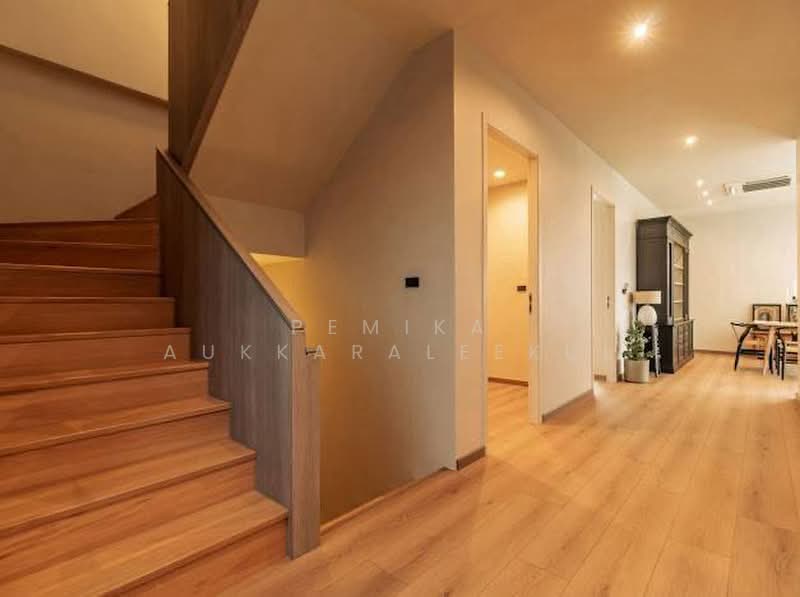 4-BR Villa, Bangkok, Phra Kanong Nua, Watthana, Bangkok, 4 Bedrooms, 430 sqm, Villa For Sale, by Pemika Aukkaraleekul, 500373973 - DDproperty.com