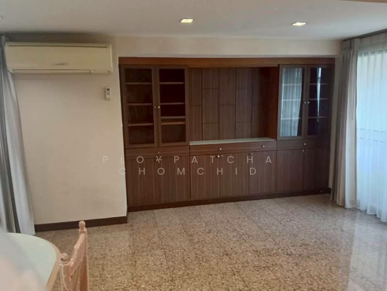 Baan Suanpetch, Bangkok, 18 Soi Sukhumvit 39, Khlong Tan Nua, Watthana, Bangkok, 3 Bedrooms, 265 sqm, Condo For Rent, by Ploypatcha Chomchid, 500374027 - DDproperty.com