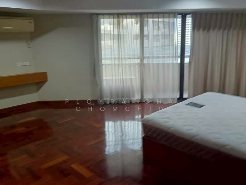 Baan Suanpetch, Bangkok, 18 Soi Sukhumvit 39, Khlong Tan Nua, Watthana, Bangkok, 3 Bedrooms, 265 sqm, Condo For Rent, by Ploypatcha Chomchid, 500374027 - DDproperty.com