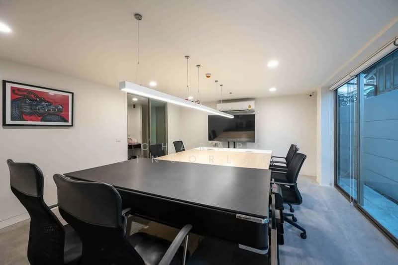 4-BR House, Bangkok, Samsen Nai, Phaya Thai, Bangkok, 4 Bedrooms, 350 sqm, Single Detached House For Sale, by Patcharaporn Binsorlae, 500374057 - DDproperty.com