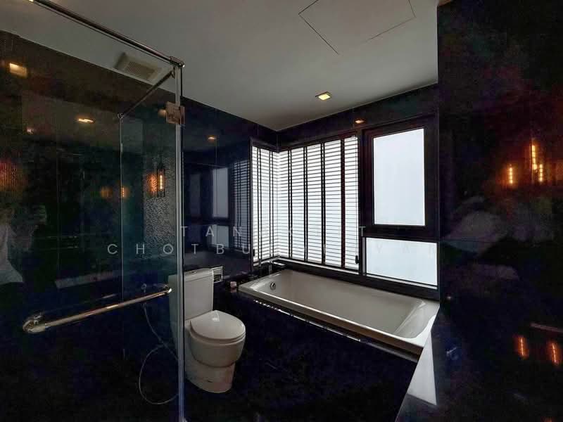 Rhythm Sukhumvit 36-38, Bangkok, 55 Soi Sukhumvit 36, Sukhumvit Road, Phra Kanong, Khlong Toei, Bangkok, 2 Bedrooms, 75 sqm, Condo For Rent, by Tanakrit Chotbuddkayan, 500374203 - DDproperty.com