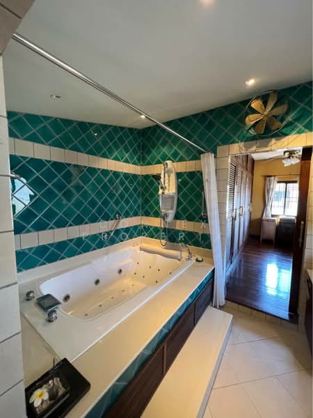 Two-story house, 50 square wa, Chalong, Phuket, Phuket, เจ้าฟ้าตะวันตก, Chalong, Muang Phuket, Phuket, 5 Bedrooms, 400 sqm, Single Detached House For Rent, by Connex Property, 500374222 - DDproperty.com