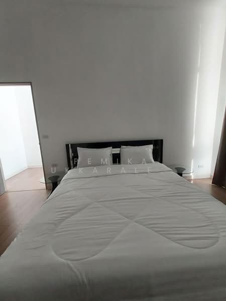 Trapezo Sukhumvit 16, Bangkok, Soi Sukhumvit 16, Khlong Toei, Bangkok, 3 Bedrooms, 118 sqm, Condo For Sale, by Pemika Aukkaraleekul, 500374254 - DDproperty.com