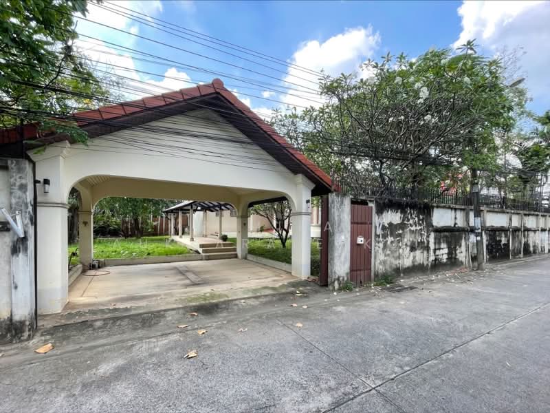 2-BR House, Bangkok, Bang Chak, Phra Khanong, Bangkok, 2 Bedrooms, 93 sqm, Single Detached House For Sale, by Pemika Aukkaraleekul, 500374392 - DDproperty.com