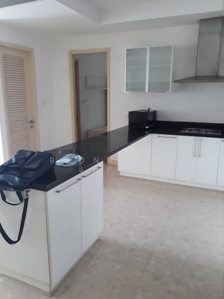 Nusasiri Grand, Bangkok, Soi Sukhumvit 42, Phra Kanong, Khlong Toei, Bangkok, 2 Bedrooms, 123 sqm, Condo For Rent, by Boonraksa Sopak, 500374414 - DDproperty.com
