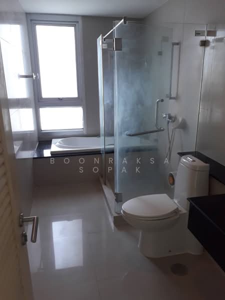 Nusasiri Grand, Bangkok, Soi Sukhumvit 42, Phra Kanong, Khlong Toei, Bangkok, 2 Bedrooms, 123 sqm, Condo For Rent, by Boonraksa Sopak, 500374414 - DDproperty.com