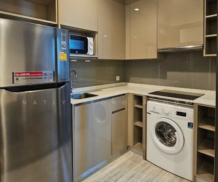 Whizdom Essence, Bangkok, 5 Piyabutr 1 Alley, Bang Chak, Phra Khanong, Bangkok, 2 Bedrooms, 55 sqm, Condo For Rent, by Natlyn Kongsapook, 500374427 - DDproperty.com