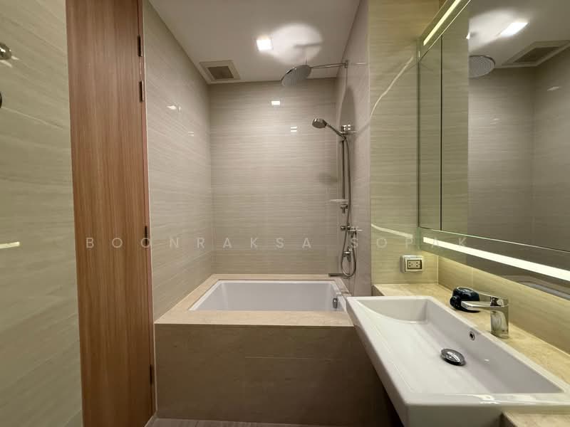 Noble BE33, Bangkok, 19 Soi Sukhumvit 33, Khlong Tan Nua, Watthana, Bangkok, 1 Bedroom, 35 sqm, Condo For Rent, by Boonraksa Sopak, 500374452 - DDproperty.com