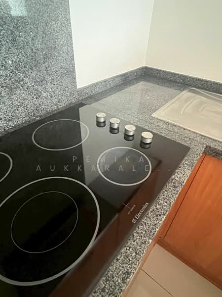 Villa Sathorn, Bangkok, 5 KrungThonBuri Road, Khlong Ton Sai, Khlong San, Bangkok, 2 Bedrooms, 89 sqm, Condo For Sale, by Pemika Aukkaraleekul, 500374511 - DDproperty.com